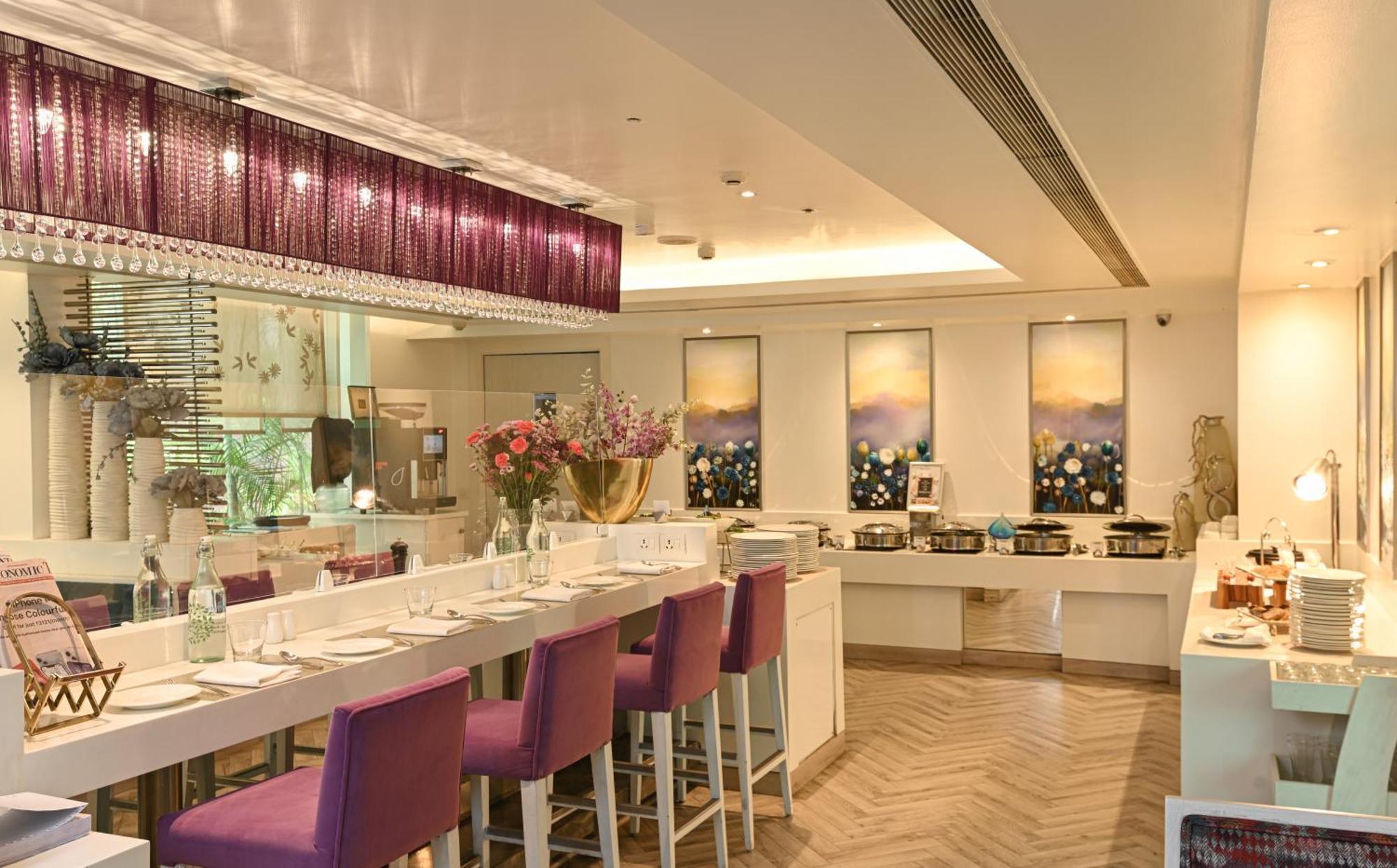 The Ashtan Sarovar Portico Nova Deli Exterior foto
